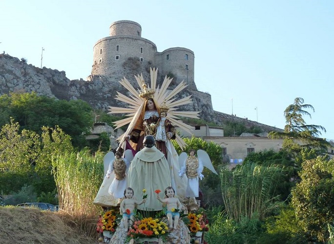 Festa Maria SS del Carmelo 2018 Montesarchio.jpg